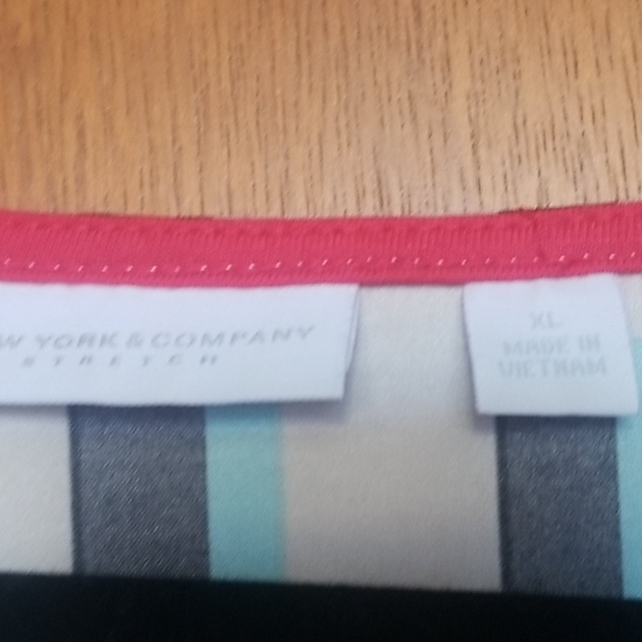 Color Block Shirt - Picture 2 of 2